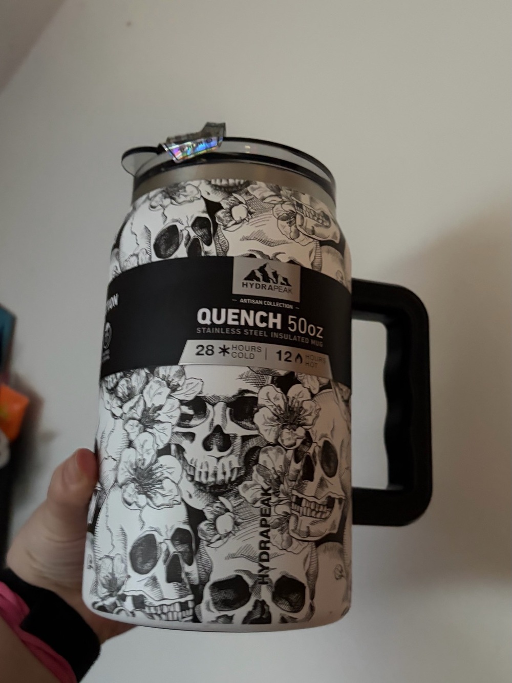 Hydrapeak Quench 50oz Stainless Steel Halloween Black Skull NWT HTF VIRAL